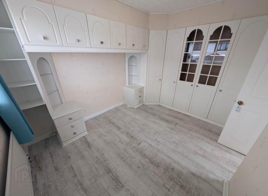 15 Culzean Glen, Larne, BT40 2HF