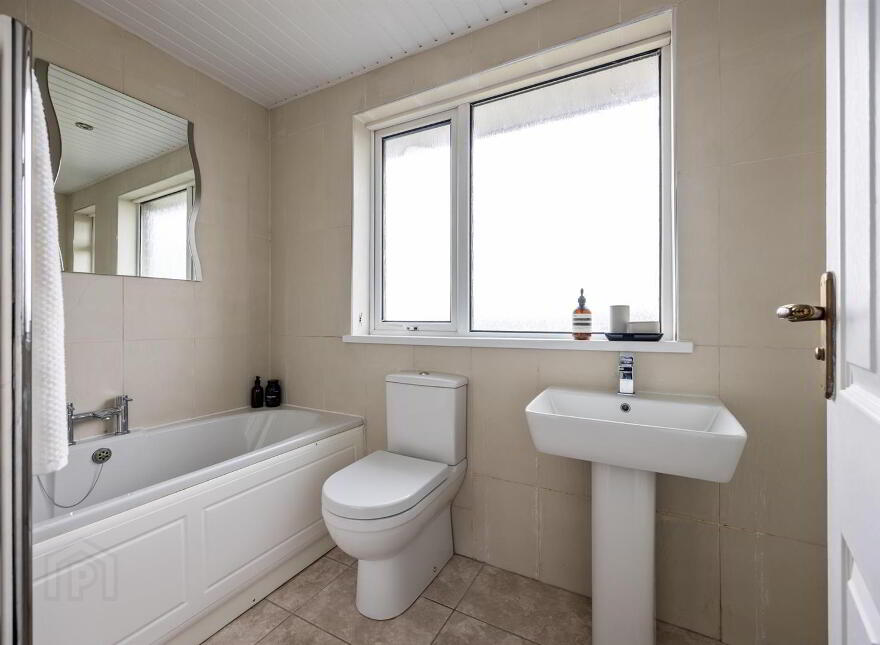 25 Beechill Park West, Saintfield Road, Belfast, BT8 6NU
