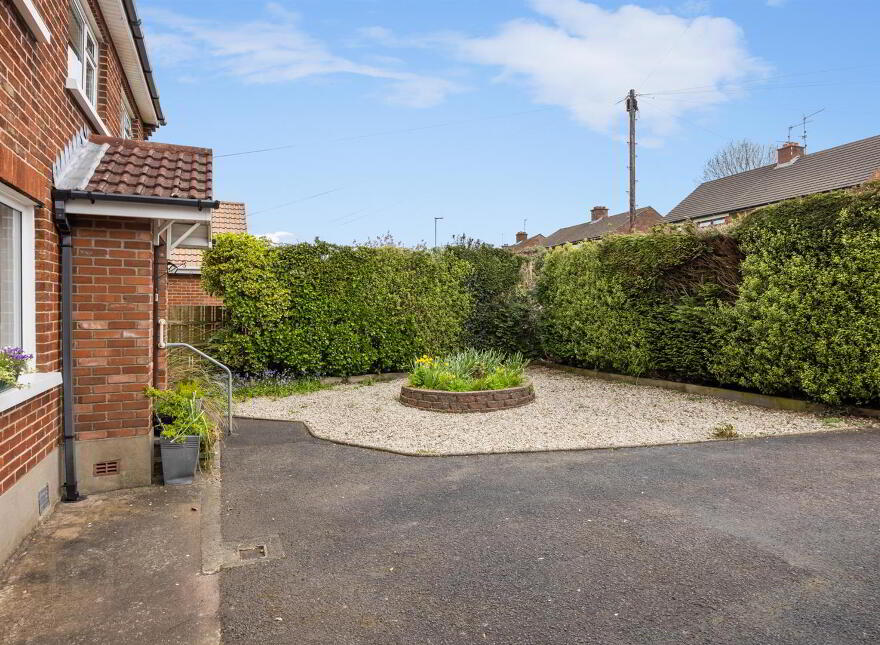 25 Beechill Park West, Saintfield Road, Belfast, BT8 6NU