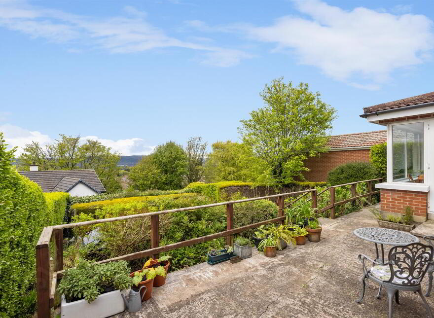 25 Beechill Park West, Saintfield Road, Belfast, BT8 6NU