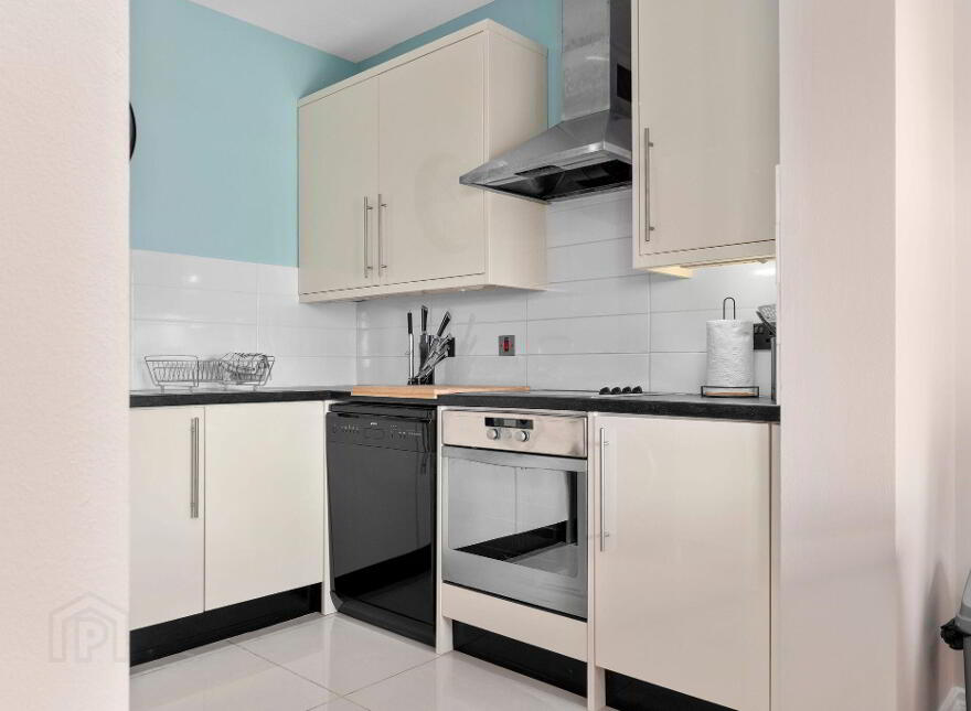 32 Covehill Court, Portrush, BT56 8GL