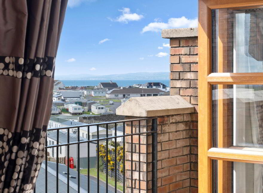 32 Covehill Court, Portrush, BT56 8GL