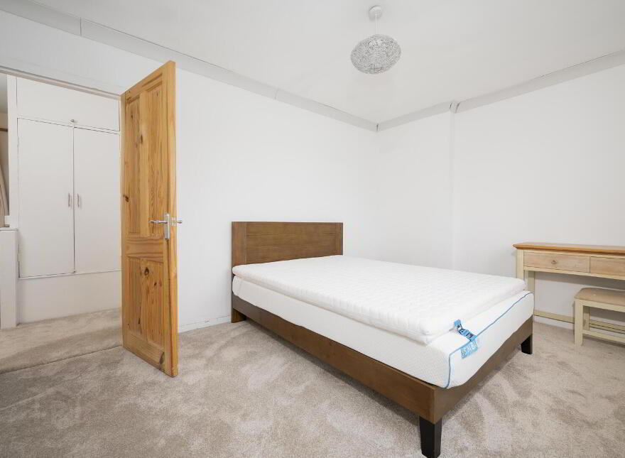 28 Barnetts Road, Belfast, BT5 7BD