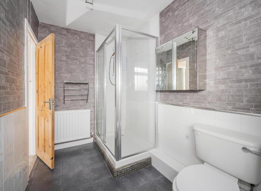 28 Barnetts Road, Belfast, BT5 7BD