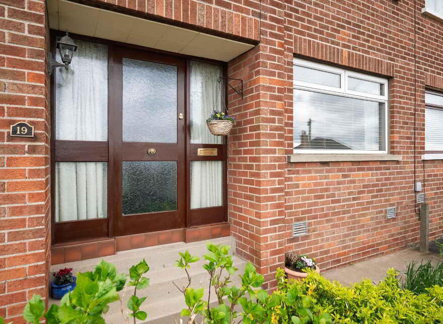 19 Delamont Park, Belfast, BT6 9RJ