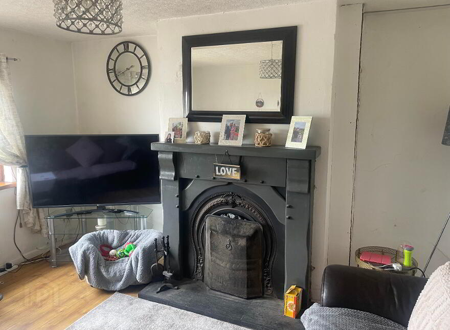 27 McGoldricks Villas, Kilkeel, BT34 4EG