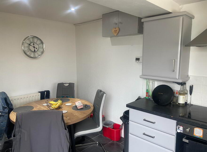 27 McGoldricks Villas, Kilkeel, BT34 4EG