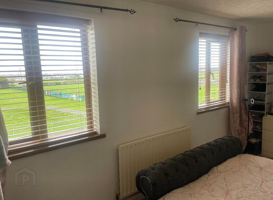 27 McGoldricks Villas, Kilkeel, BT34 4EG