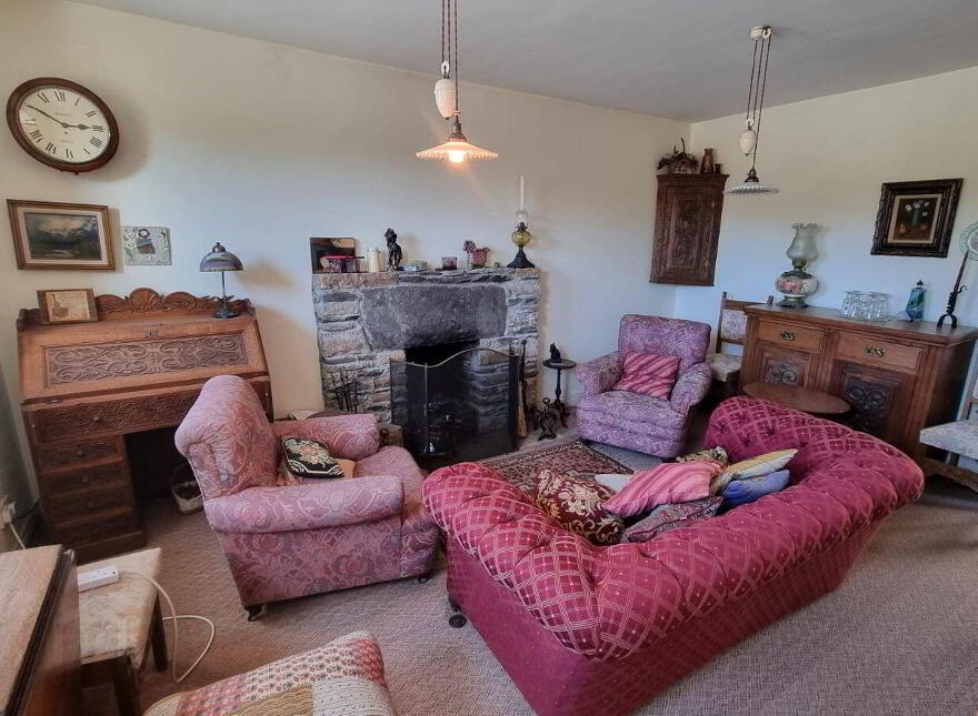 Station Road, Annascaul, Dingle, V92E8P9