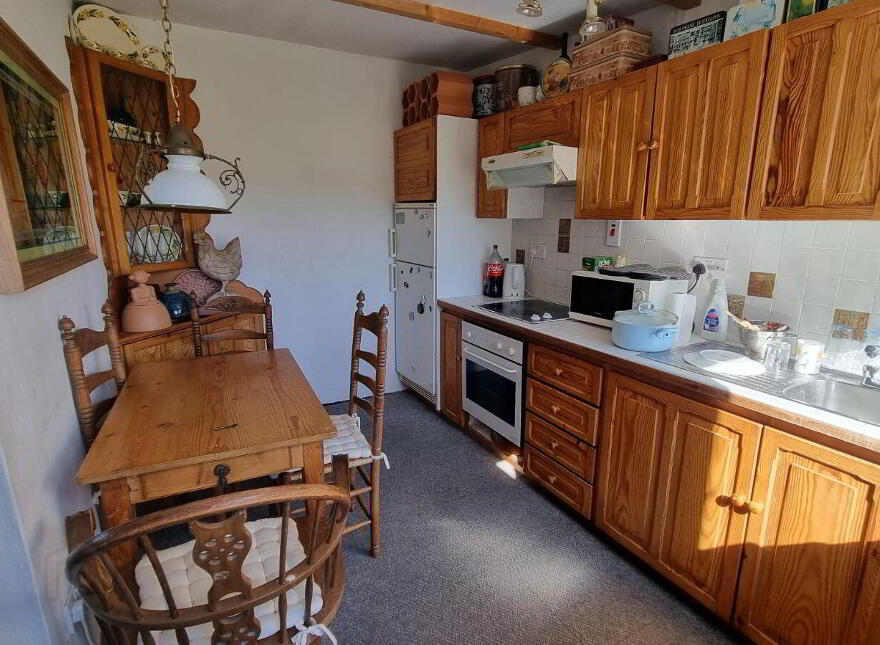 Station Road, Annascaul, Dingle, V92E8P9