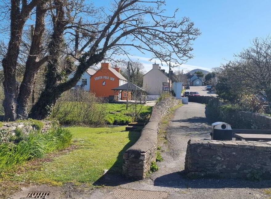 Station Road, Annascaul, Dingle, V92E8P9