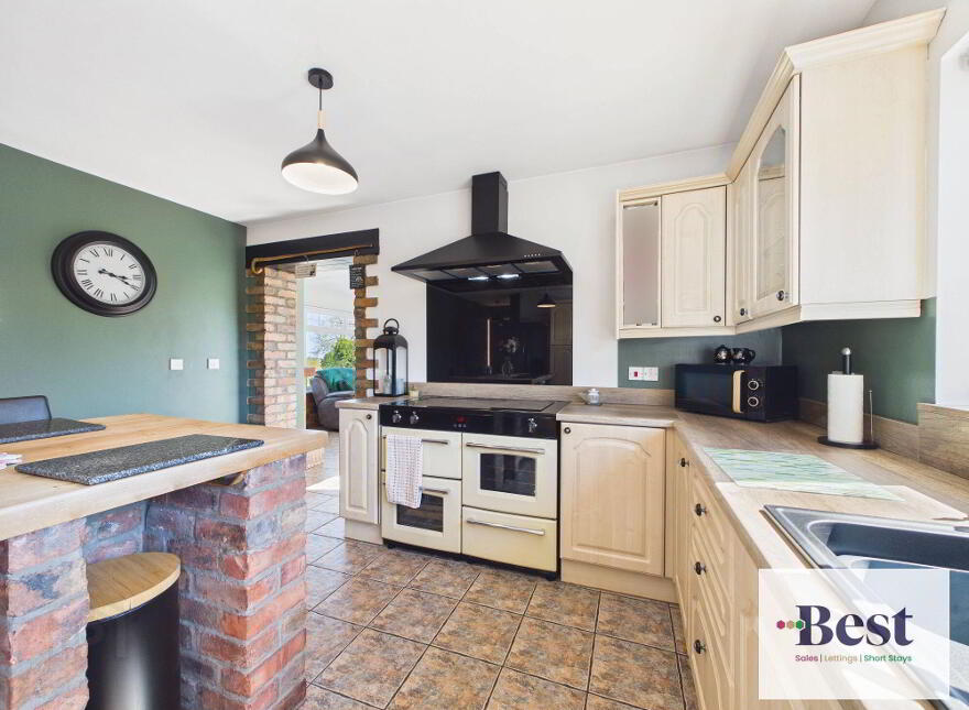 10 Ballycoose Road, Ballygally, Larne, BT40 2RW