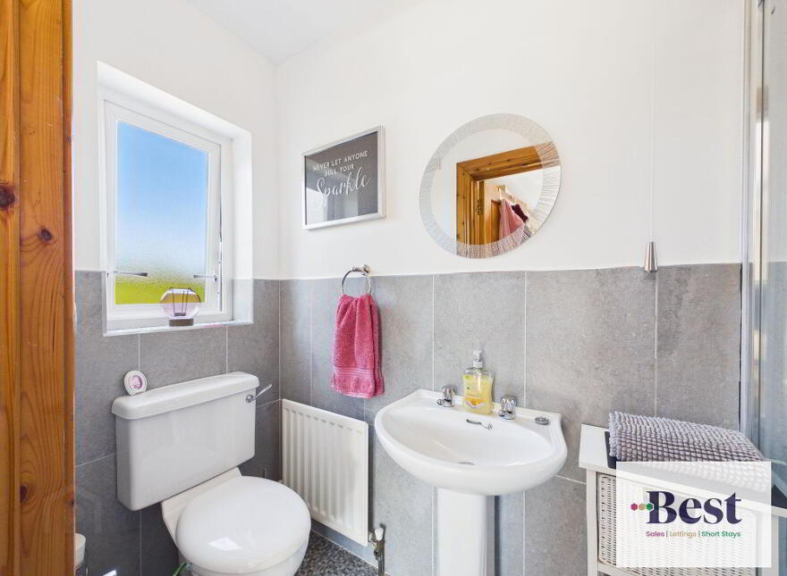 10 Ballycoose Road, Ballygally, Larne, BT40 2RW