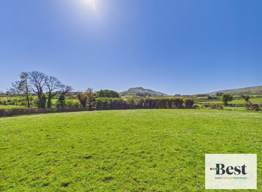 10 Ballycoose Road, Ballygally, Larne, BT40 2RW