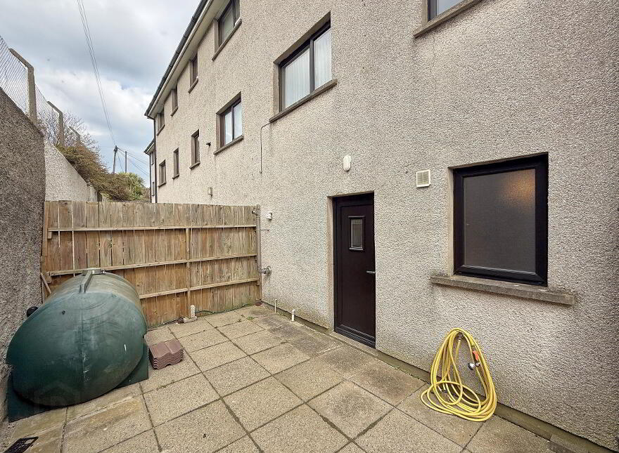 5 Causeway Court, Portrush, BT56 8SJ