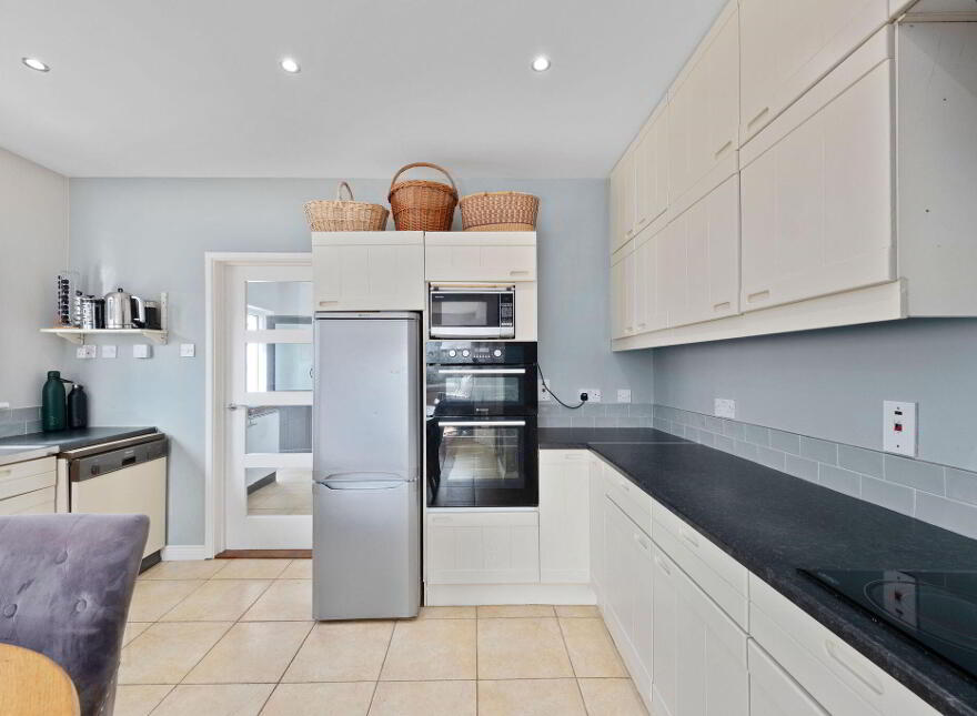 3 Royal Avenue, Portstewart, BT55 7LE
