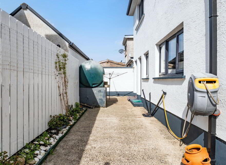 3 Royal Avenue, Portstewart, BT55 7LE