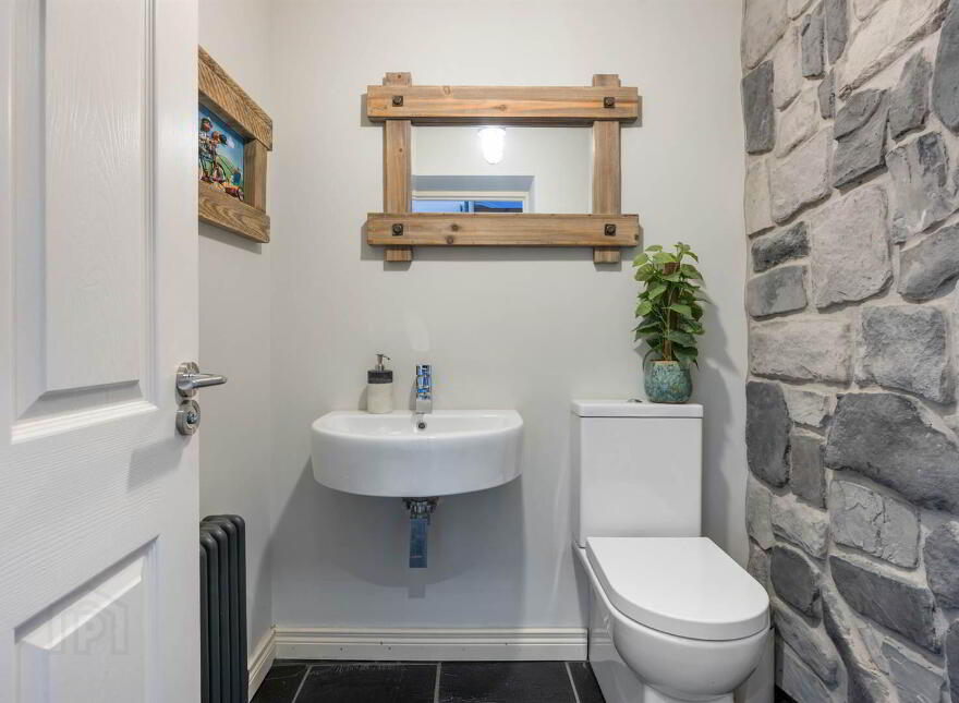 2B Pine Crest, Holywood, BT18 9ED