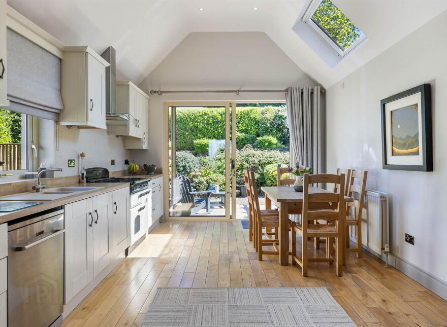2B Pine Crest, Holywood, BT18 9ED