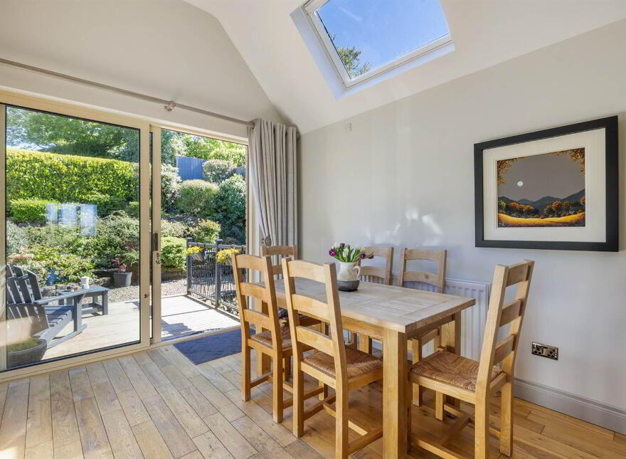2B Pine Crest, Holywood, BT18 9ED