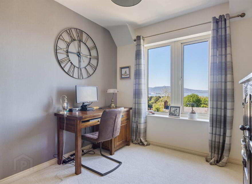 2B Pine Crest, Holywood, BT18 9ED