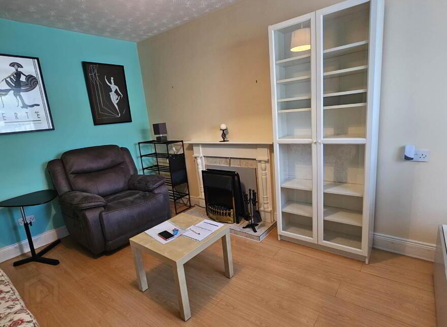 2 Bridge Street, Ballindrait, Lifford, F93D43E