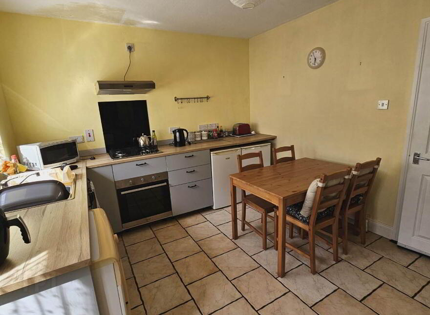 2 Bridge Street, Ballindrait, Lifford, F93D43E