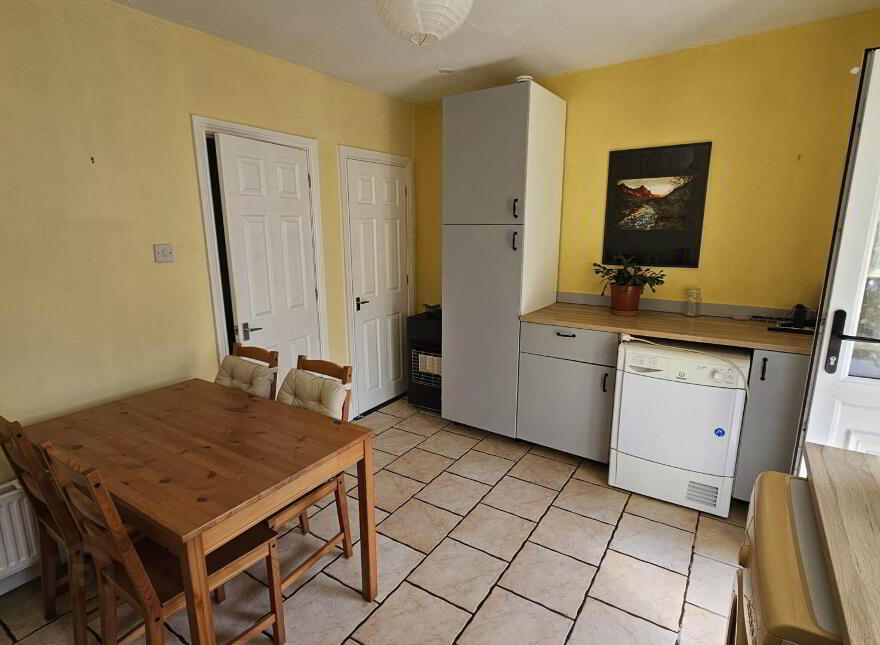 2 Bridge Street, Ballindrait, Lifford, F93D43E