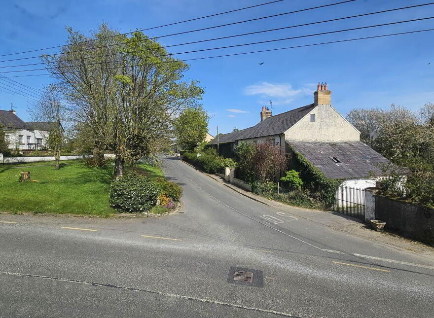 2 Bridge Street, Ballindrait, Lifford, F93D43E