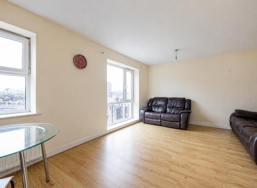 404 College Central, 4 College Avenue, Belfast, BT1 6BB