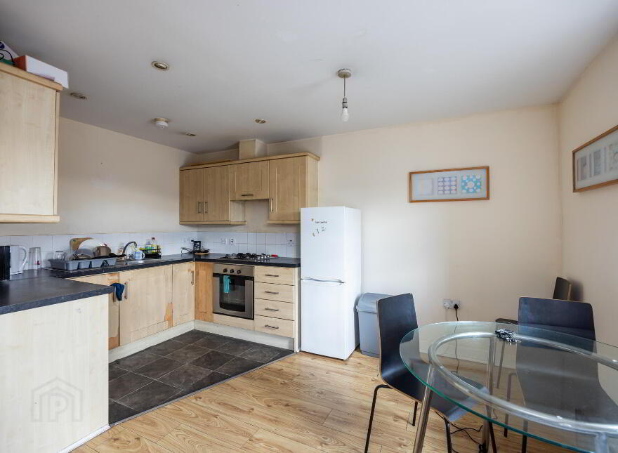 404 College Central, 4 College Avenue, Belfast, BT1 6BB