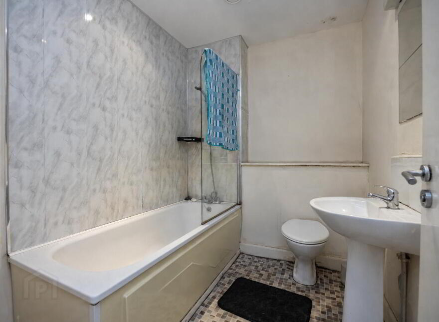 404 College Central, 4 College Avenue, Belfast, BT1 6BB