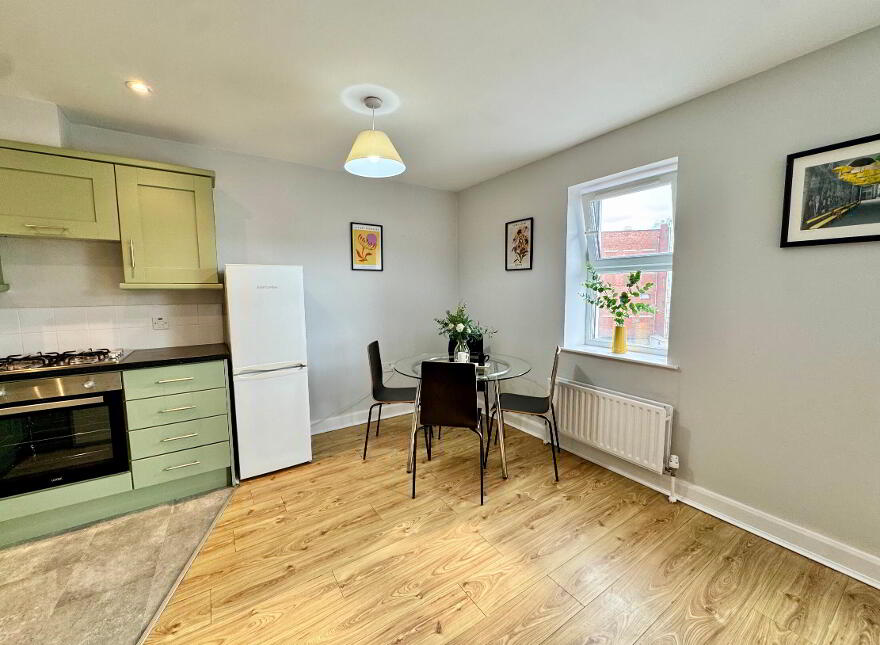 404 College Central, 4 College Avenue, Belfast, BT1 6BB