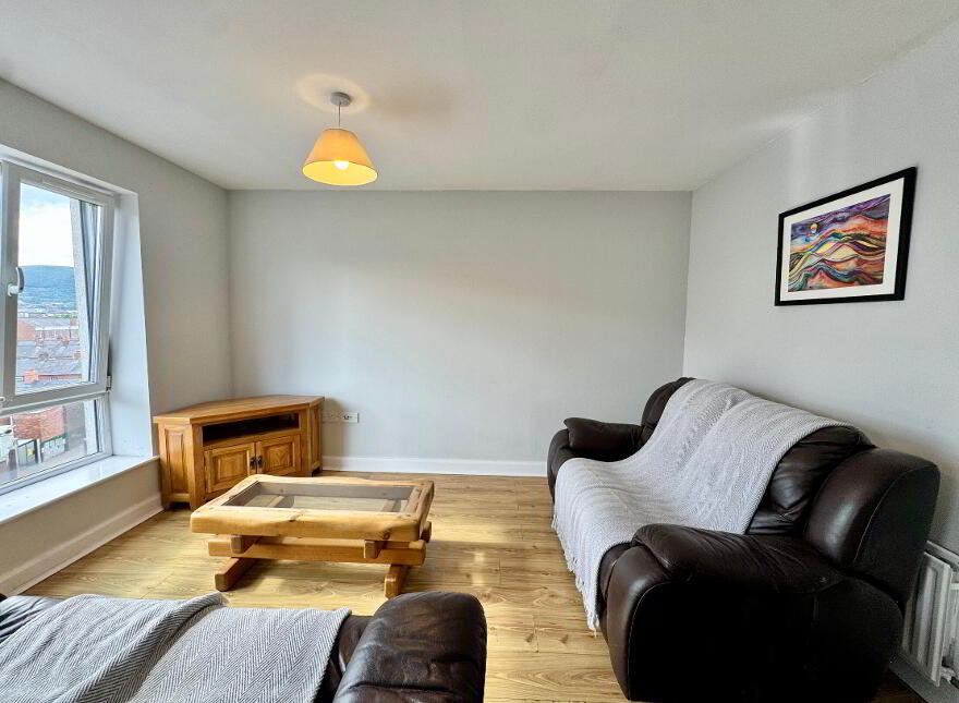 404 College Central, 4 College Avenue, Belfast, BT1 6BB