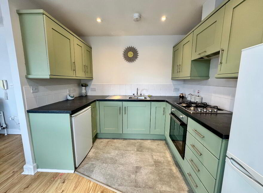 404 College Central, 4 College Avenue, Belfast, BT1 6BB