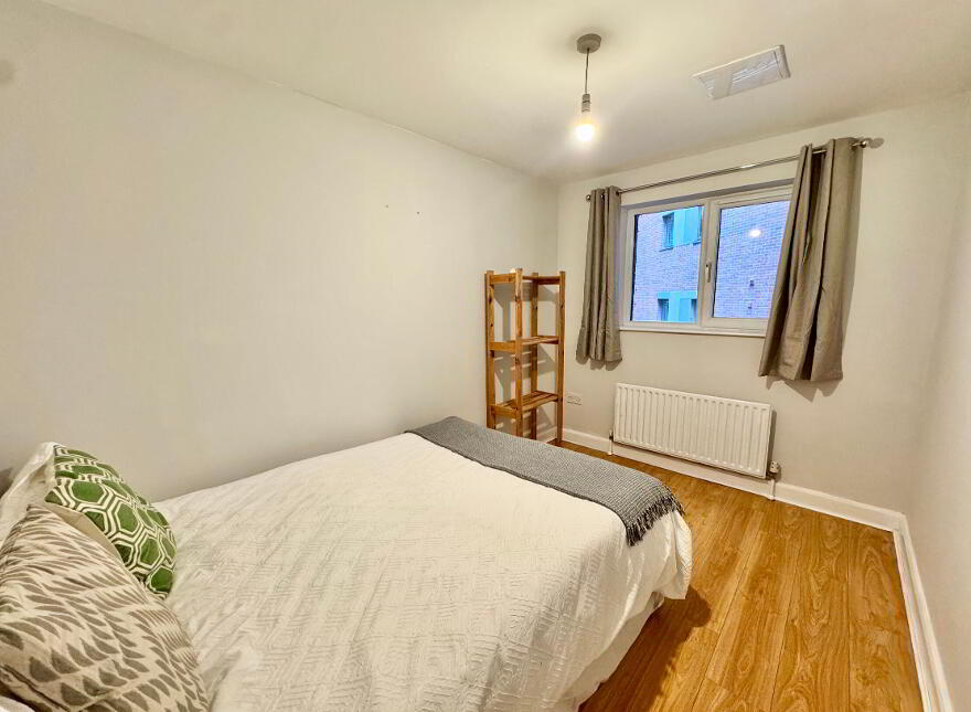 404 College Central, 4 College Avenue, Belfast, BT1 6BB