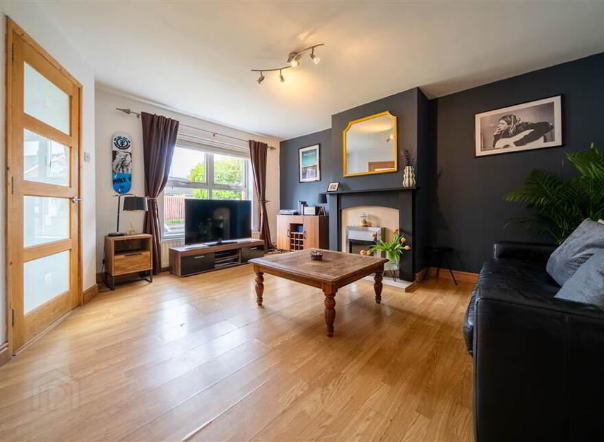 52 Meadowvale Crescent, Bangor, BT19 1HX