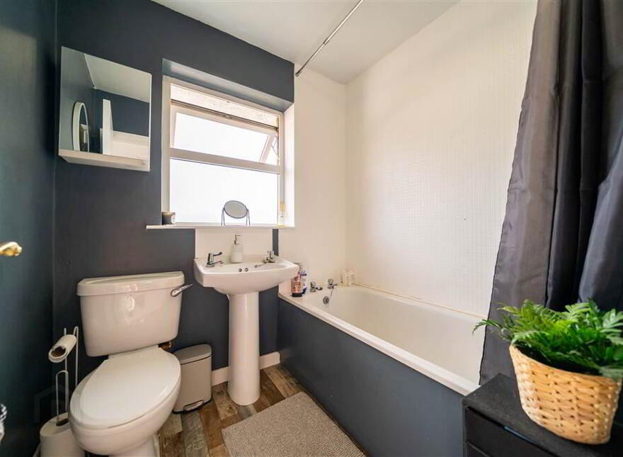 52 Meadowvale Crescent, Bangor, BT19 1HX