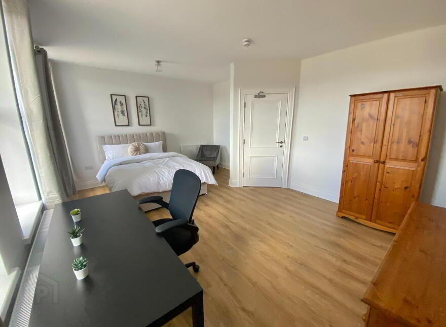 9 Ebrington Terrace ROOM LET, Londonderry, BT47 6JS