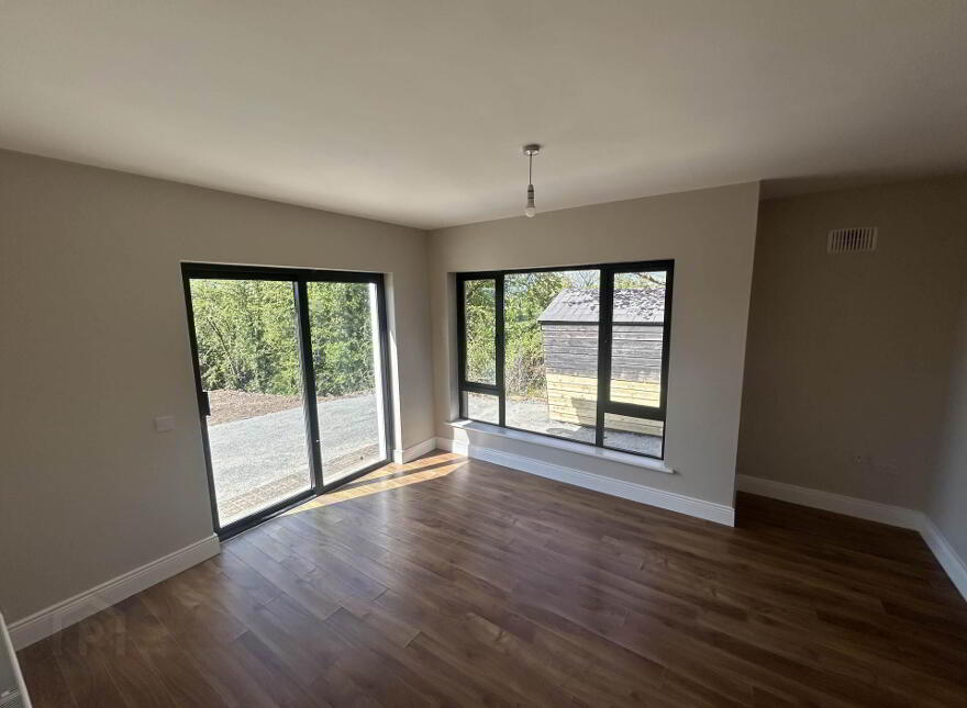 Doon East, Doon, V94P73C