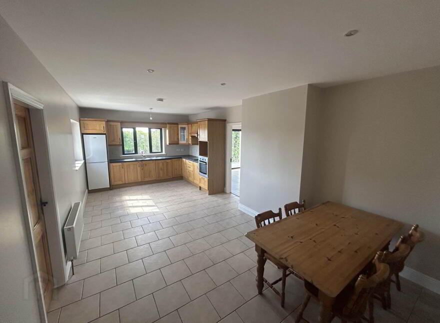 Doon East, Doon, V94P73C