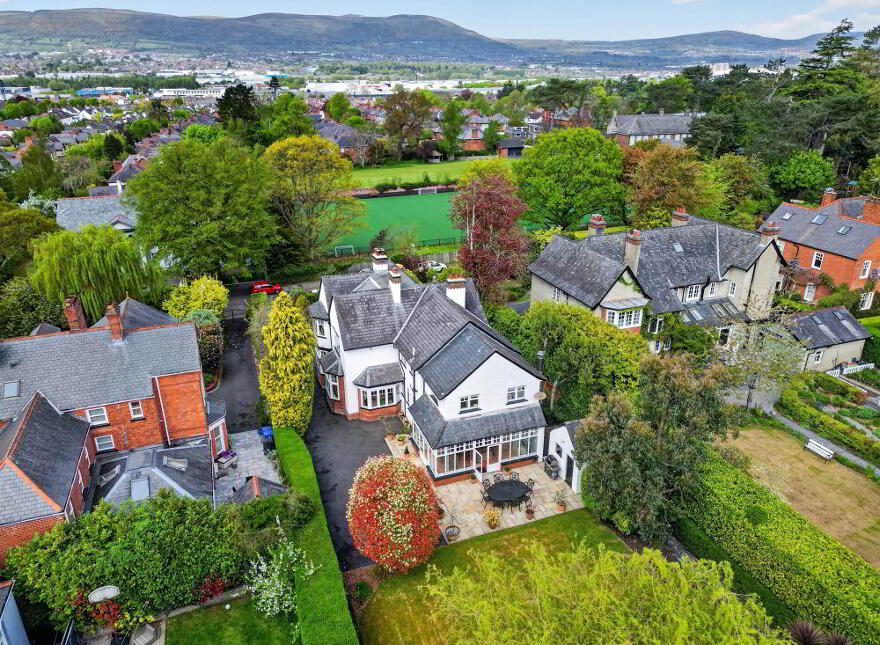 12 Osborne Gardens, Belfast, BT9 6LE