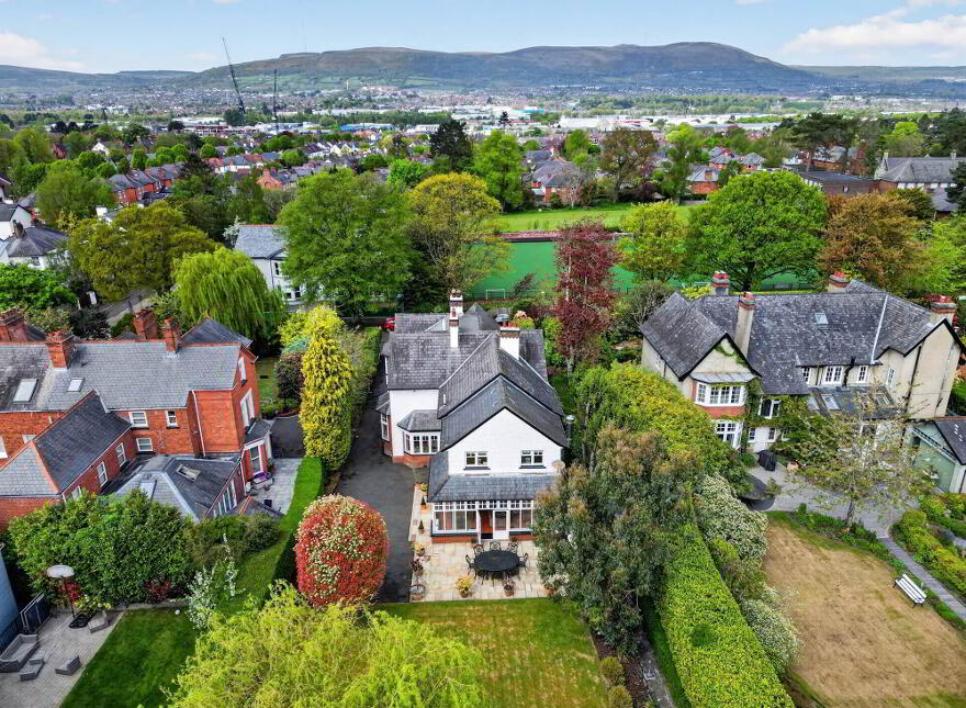 12 Osborne Gardens, Belfast, BT9 6LE