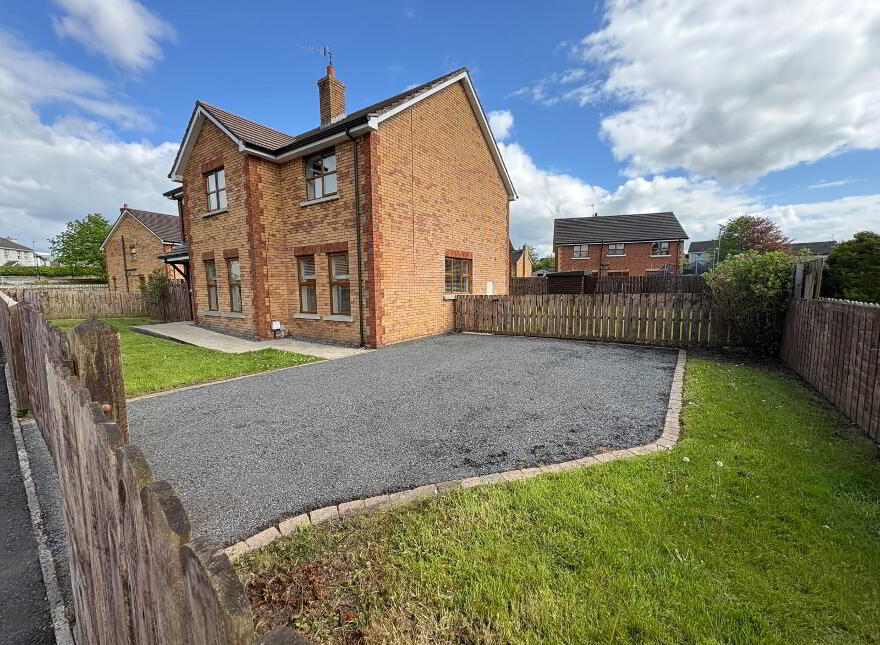 19 Castletown Court, Strabane, BT82 9FZ