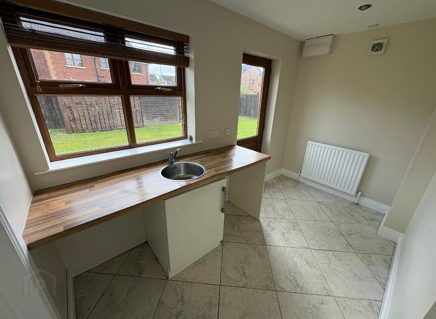 19 Castletown Court, Strabane, BT82 9FZ