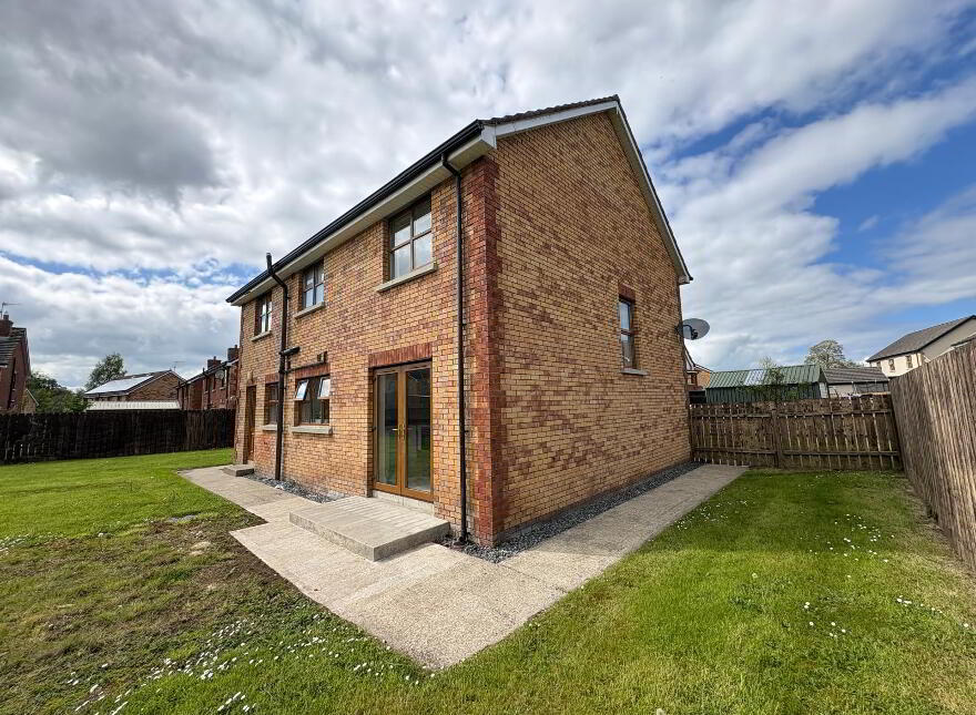 19 Castletown Court, Strabane, BT82 9FZ