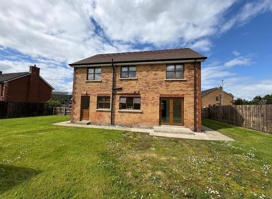 19 Castletown Court, Strabane, BT82 9FZ