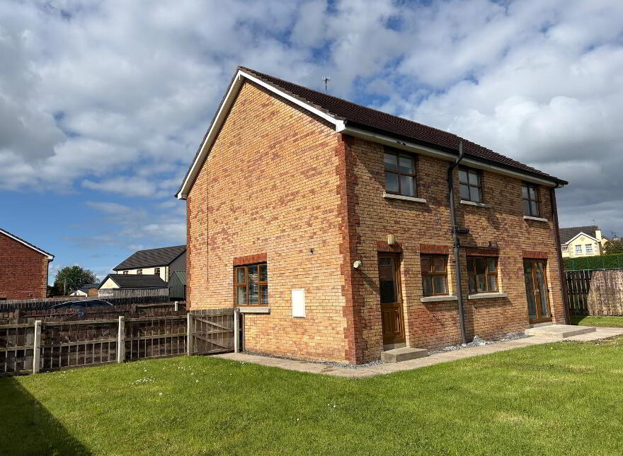 19 Castletown Court, Strabane, BT82 9FZ
