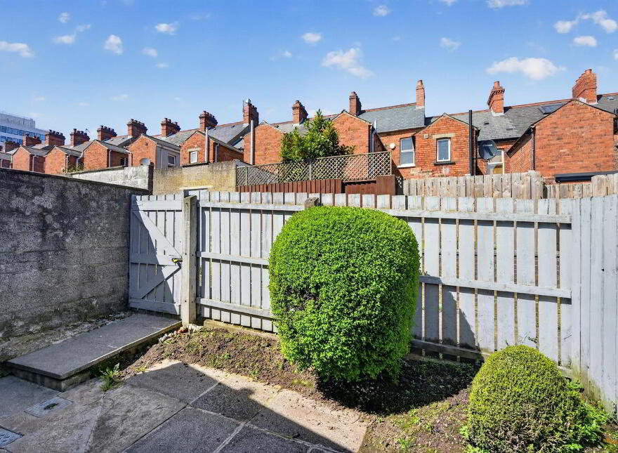 44 Stranmillis Gardens, Belfast, BT9 5AT