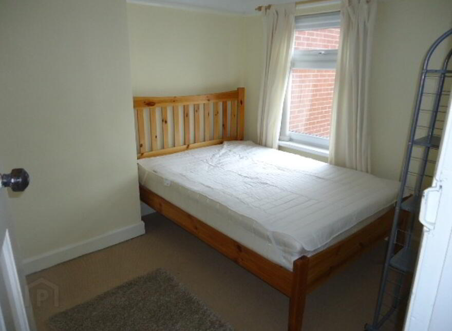 13 Sunnyside Drive, Off Ormeau Road, Belfast, BT7 3DX